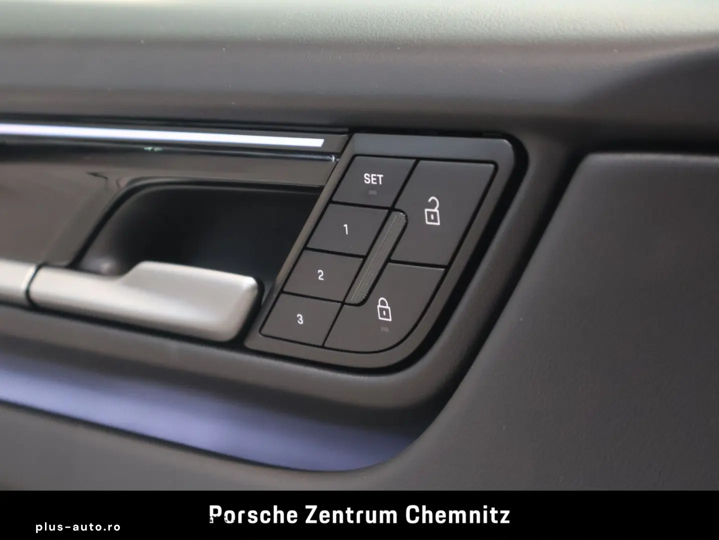 PORSCHE Macan 4 Electric Luft;Chrono;Beifahrerdisplay