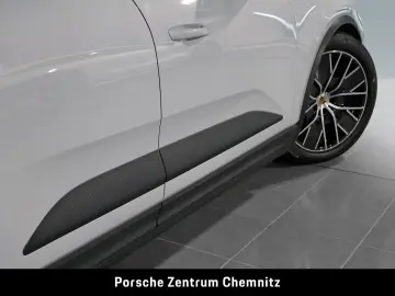 PORSCHE Macan 4 Electric Luft;Chrono;Beifahrerdisplay