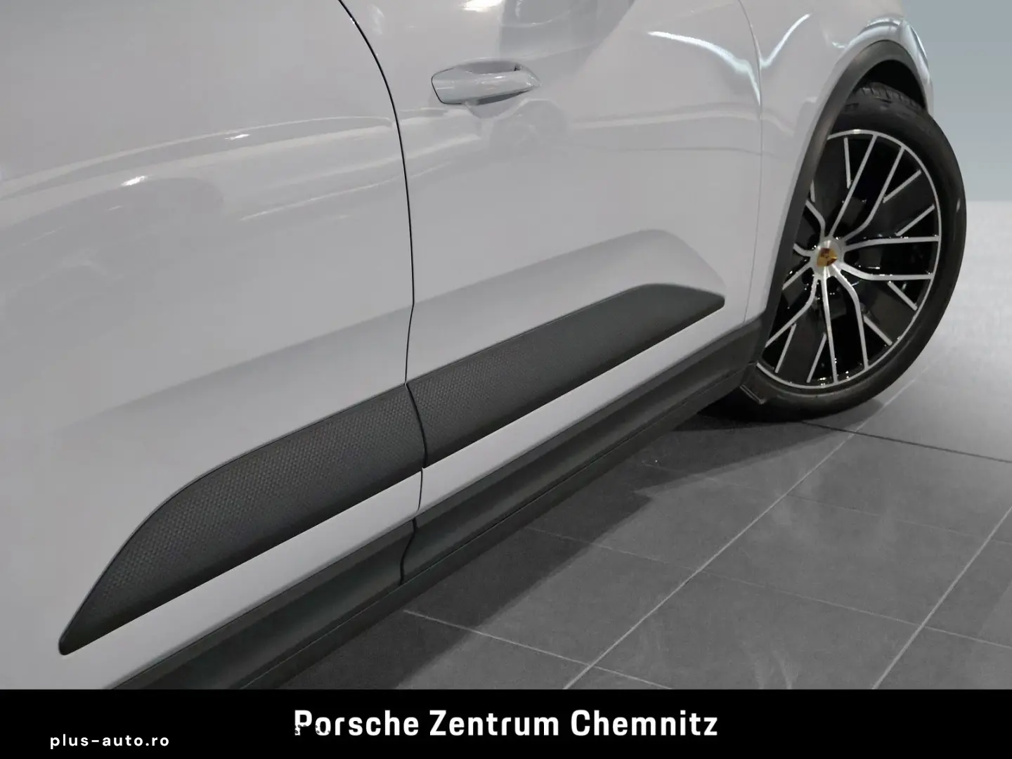 PORSCHE Macan 4 Electric Luft;Chrono;Beifahrerdisplay