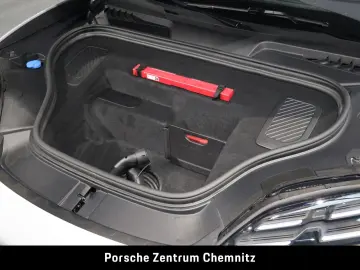 PORSCHE Macan 4 Electric Luft;Chrono;Beifahrerdisplay