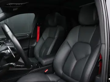 PORSCHE Macan 2.0 266 PK   NW MODEL   SPORTCHRONO   LEDE
