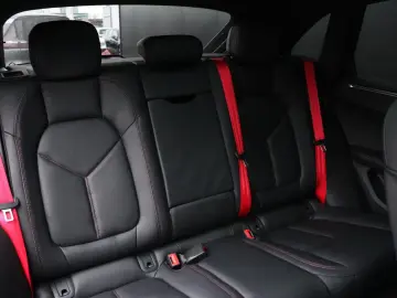 PORSCHE Macan 2.0 266 PK   NW MODEL   SPORTCHRONO   LEDE
