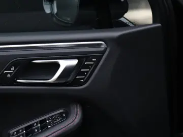 PORSCHE Macan 2.0 266 PK   NW MODEL   SPORTCHRONO   LEDE