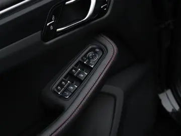 PORSCHE Macan 2.0 266 PK   NW MODEL   SPORTCHRONO   LEDE