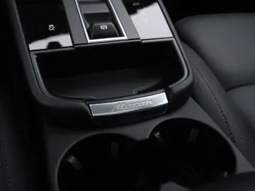 PORSCHE Macan 2.0 266 PK   NW MODEL   SPORTCHRONO   LEDE