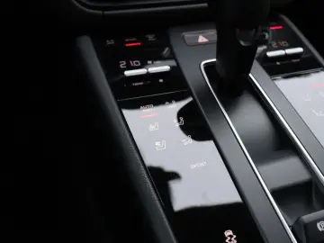 PORSCHE Macan 2.0 266 PK   NW MODEL   SPORTCHRONO   LEDE