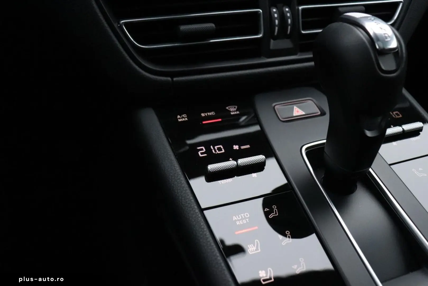 PORSCHE Macan 2.0 266 PK   NW MODEL   SPORTCHRONO   LEDE