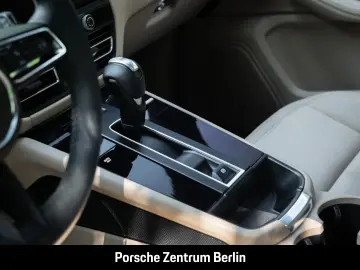 PORSCHE Macan Abstandstempomat Luftfederung PASM LED