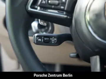 PORSCHE Macan Abstandstempomat Luftfederung PASM LED