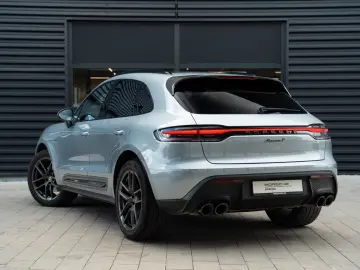 PORSCHE Macan T