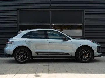 PORSCHE Macan T