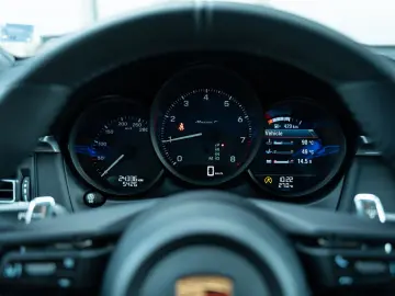 PORSCHE Macan T