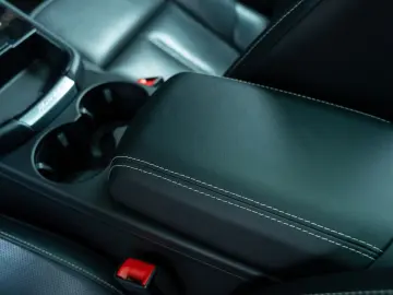 PORSCHE Macan T