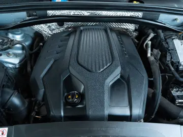 PORSCHE Macan T