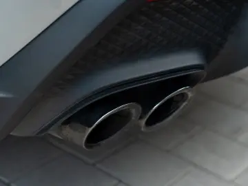 PORSCHE Macan T