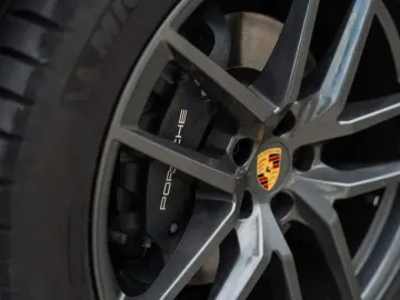 PORSCHE Macan T