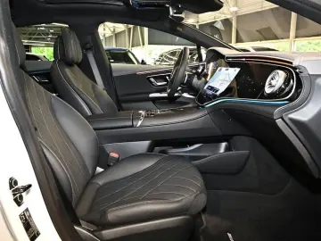 MERCEDES-BENZ EQE 500 4M AMG Sport Premium  Hyperscreen PANO