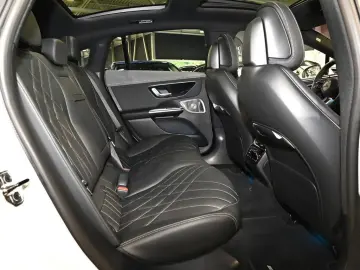 MERCEDES-BENZ EQE 500 4M AMG Sport Premium  Hyperscreen PANO