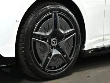 MERCEDES-BENZ EQE 500 4M AMG Sport Premium  Hyperscreen PANO