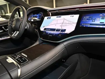 MERCEDES-BENZ EQE 500 4M AMG Sport Premium  Hyperscreen PANO