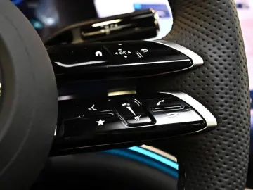 MERCEDES-BENZ EQE 500 4M AMG Sport Premium  Hyperscreen PANO