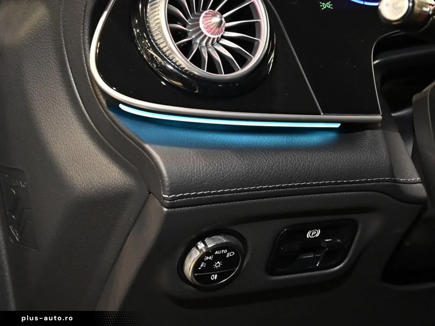 MERCEDES-BENZ EQE 500 4M AMG Sport Premium  Hyperscreen PANO