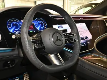 MERCEDES-BENZ EQE 500 4M AMG Sport Premium  Hyperscreen PANO