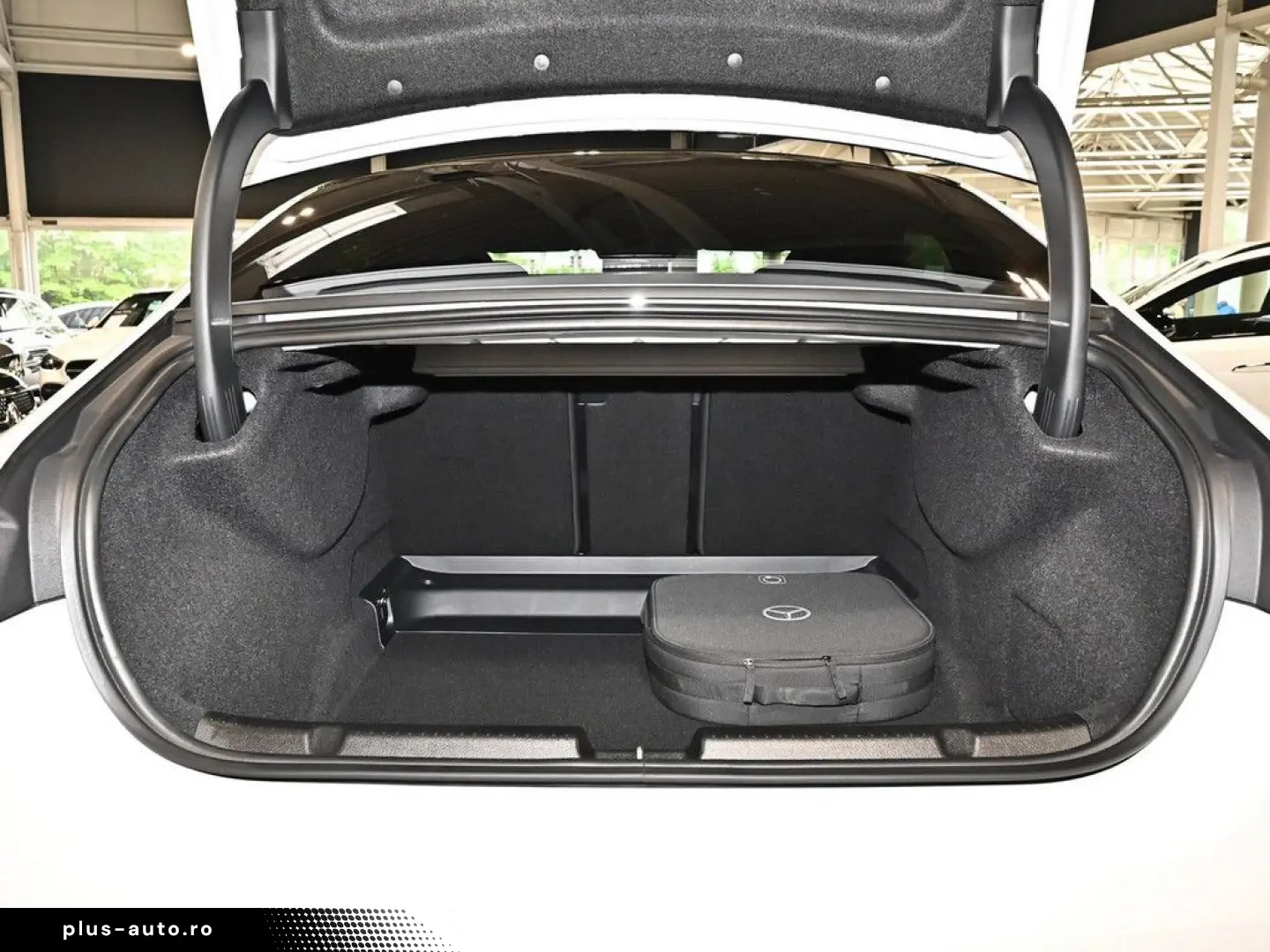 MERCEDES-BENZ EQE 500 4M AMG Sport Premium  Hyperscreen PANO