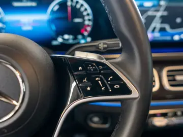 MERCEDES-BENZ GLE 400 e 4M AMG Sport Premium  NIGHT PANO HUD