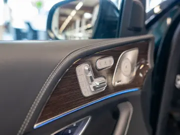 MERCEDES-BENZ GLE 400 e 4M AMG Sport Premium  NIGHT PANO HUD