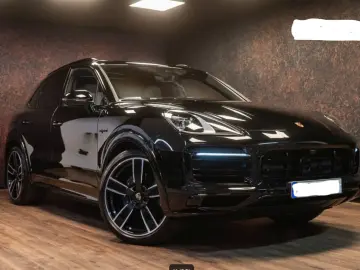 PORSCHE Cayenne E-Hybrid Platinum Edition AHK Panorama