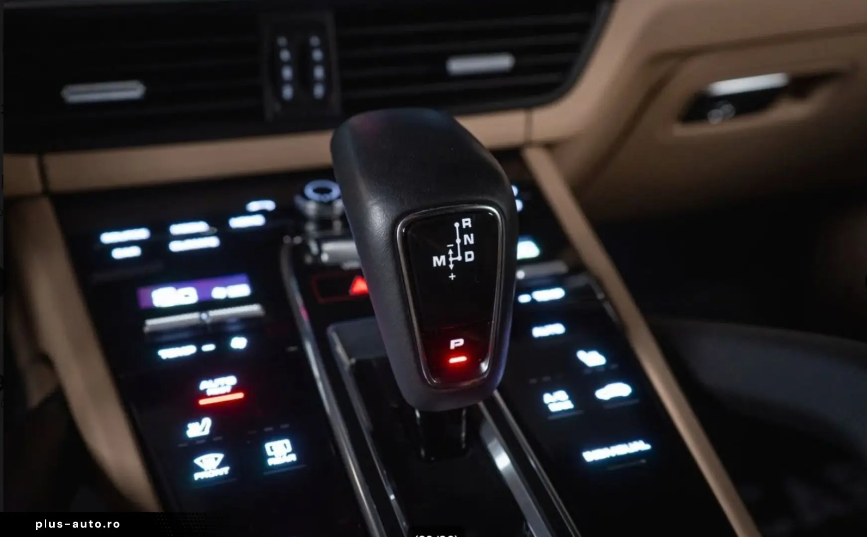 PORSCHE Cayenne E-Hybrid Platinum Edition AHK Panorama
