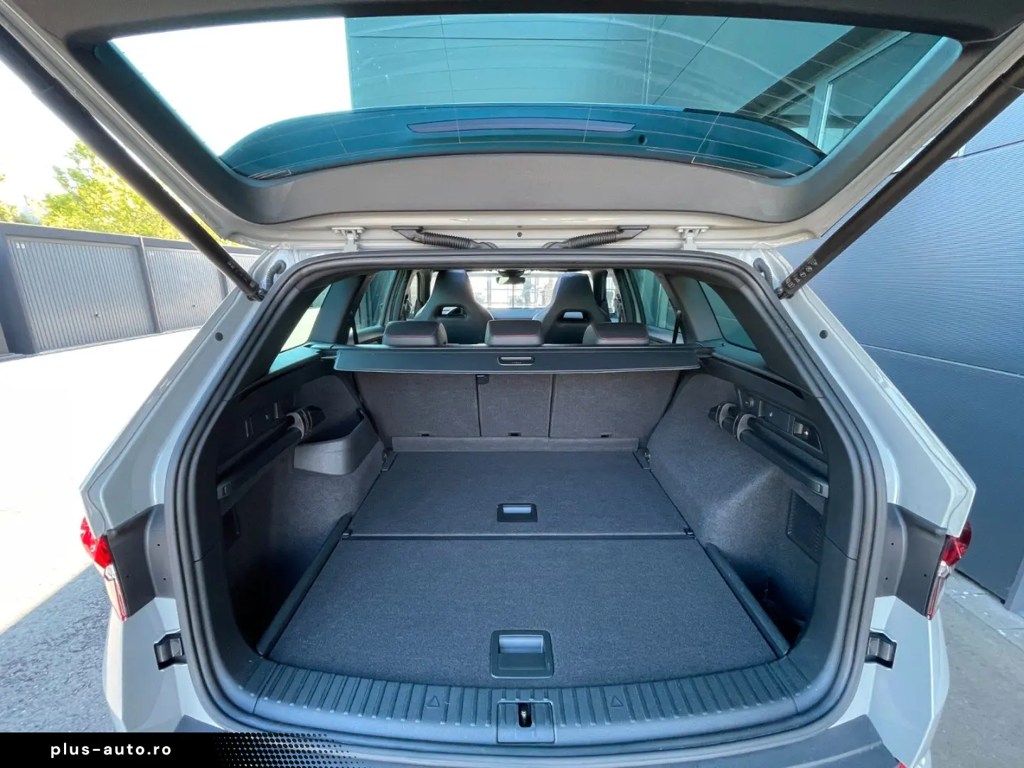 SKODA Kodiaq 2 0TSi RS 4x4 Pano AHK 360 Canton