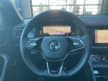 SKODA Kodiaq 2 0TSi RS 4x4 Pano AHK 360 Canton