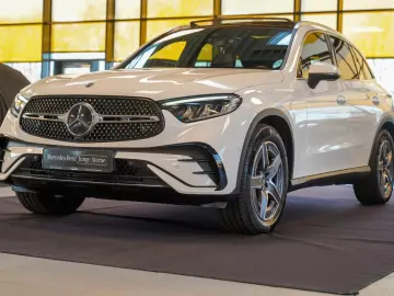 MERCEDES-BENZ GLC 220 d 4M AMG Line Pano Standheizung Burm