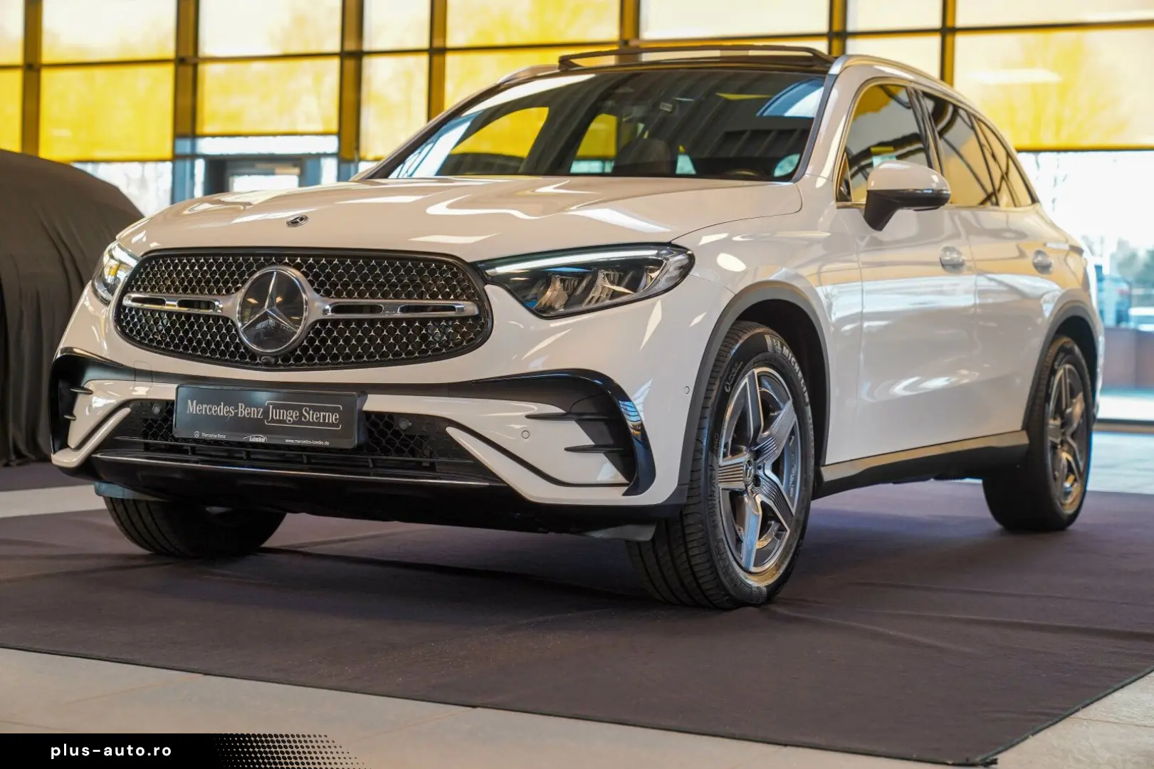 MERCEDES-BENZ GLC 220 d 4M AMG Line Pano Standheizung Burm