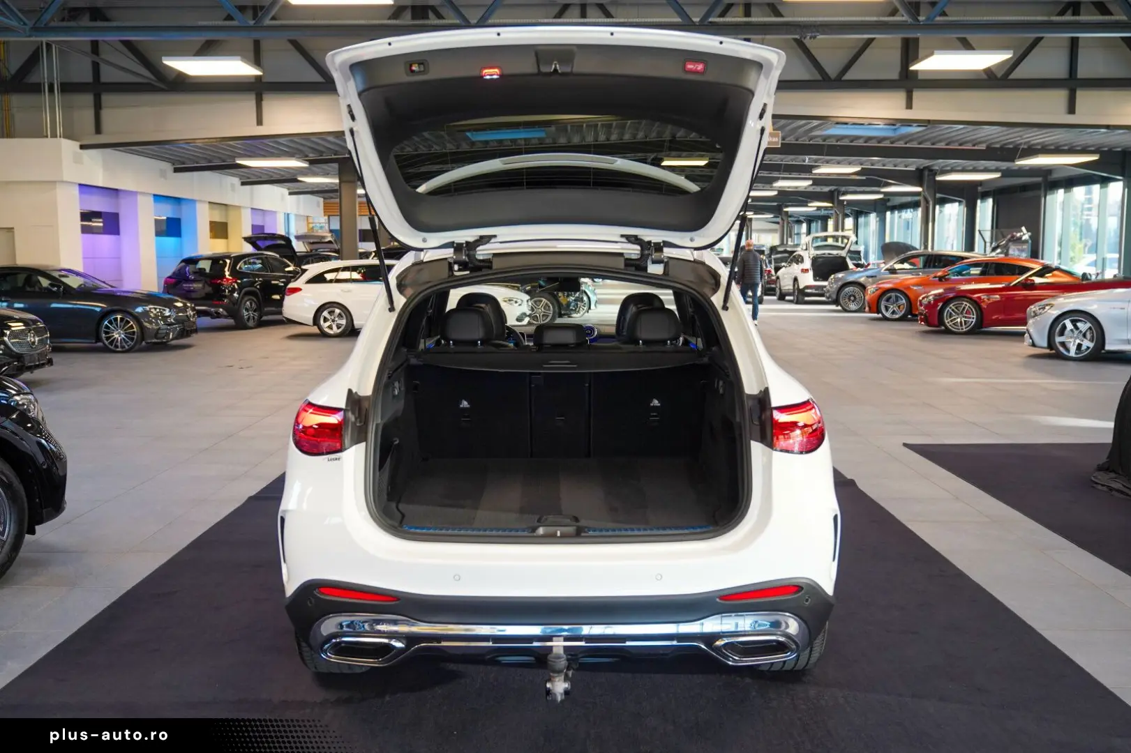 MERCEDES-BENZ GLC 220 d 4M AMG Line Pano Standheizung Burm