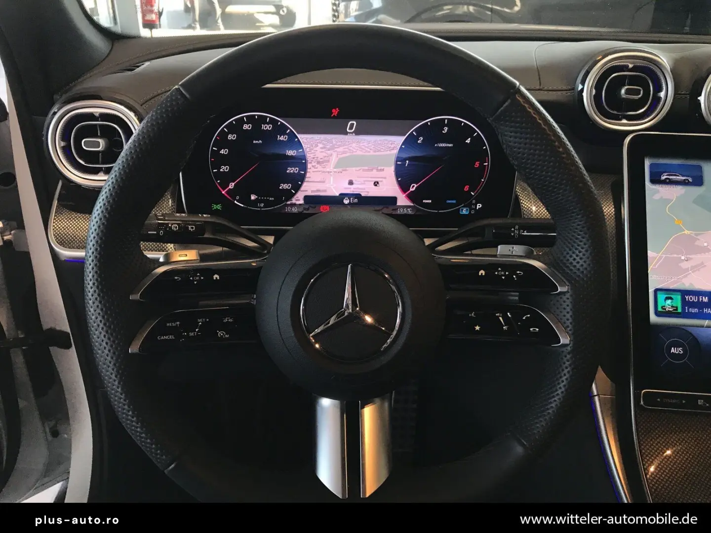 MERCEDES-BENZ GLC 300d 4M AMG Line AHK STHZ PANO Mem Night
