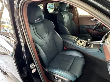 BMW XM 4.4  Bowers Wilkens  AHK  Multifunkt.sitze
