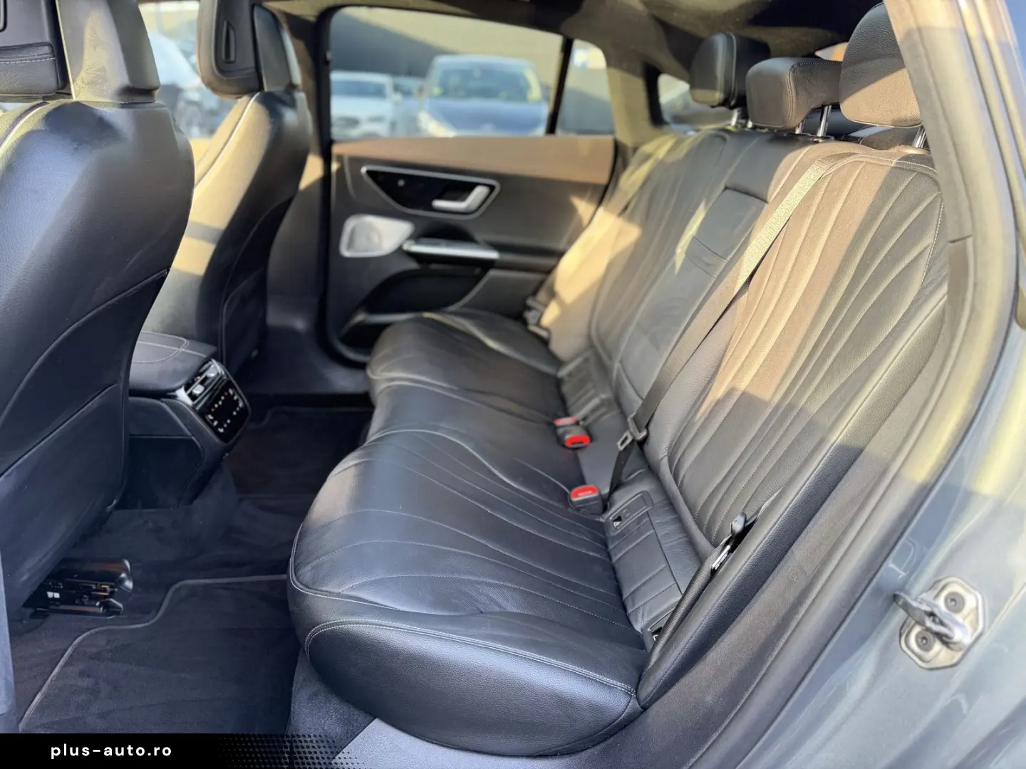 MERCEDES-BENZ EQE 350   Electric Art   Distronic    PANO