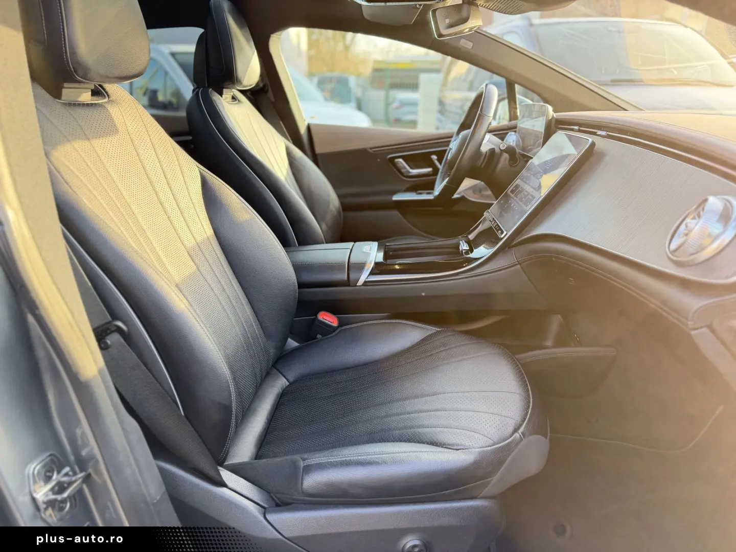 MERCEDES-BENZ EQE 350   Electric Art   Distronic    PANO