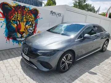 MERCEDES-BENZ EQE300 Premium Sound Allwetter Hintera…