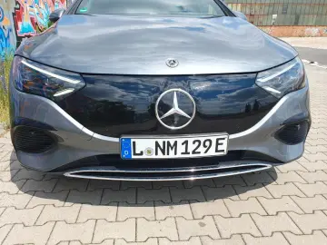 MERCEDES-BENZ EQE300 Premium Sound Allwetter Hintera…