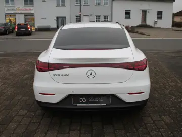 MERCEDES-BENZ EQE 300 Mercedes Garantie bis 2031