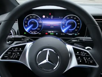 MERCEDES-BENZ EQE 300 Mercedes Garantie bis 2031