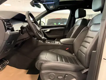 VW TOUAREG 3.0 V6 TDI R-LINE PANO MATRIX 19