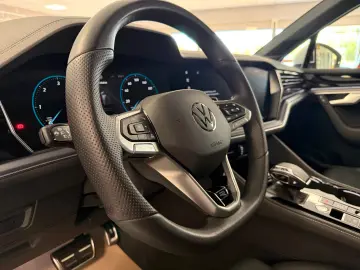 VW TOUAREG 3.0 V6 TDI R-LINE PANO MATRIX 19