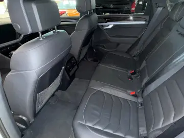 VW TOUAREG 3.0 V6 TDI R-LINE PANO MATRIX 19