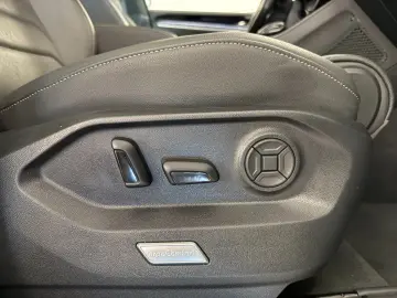 VW TOUAREG 3.0 V6 TDI R-LINE PANO MATRIX 19