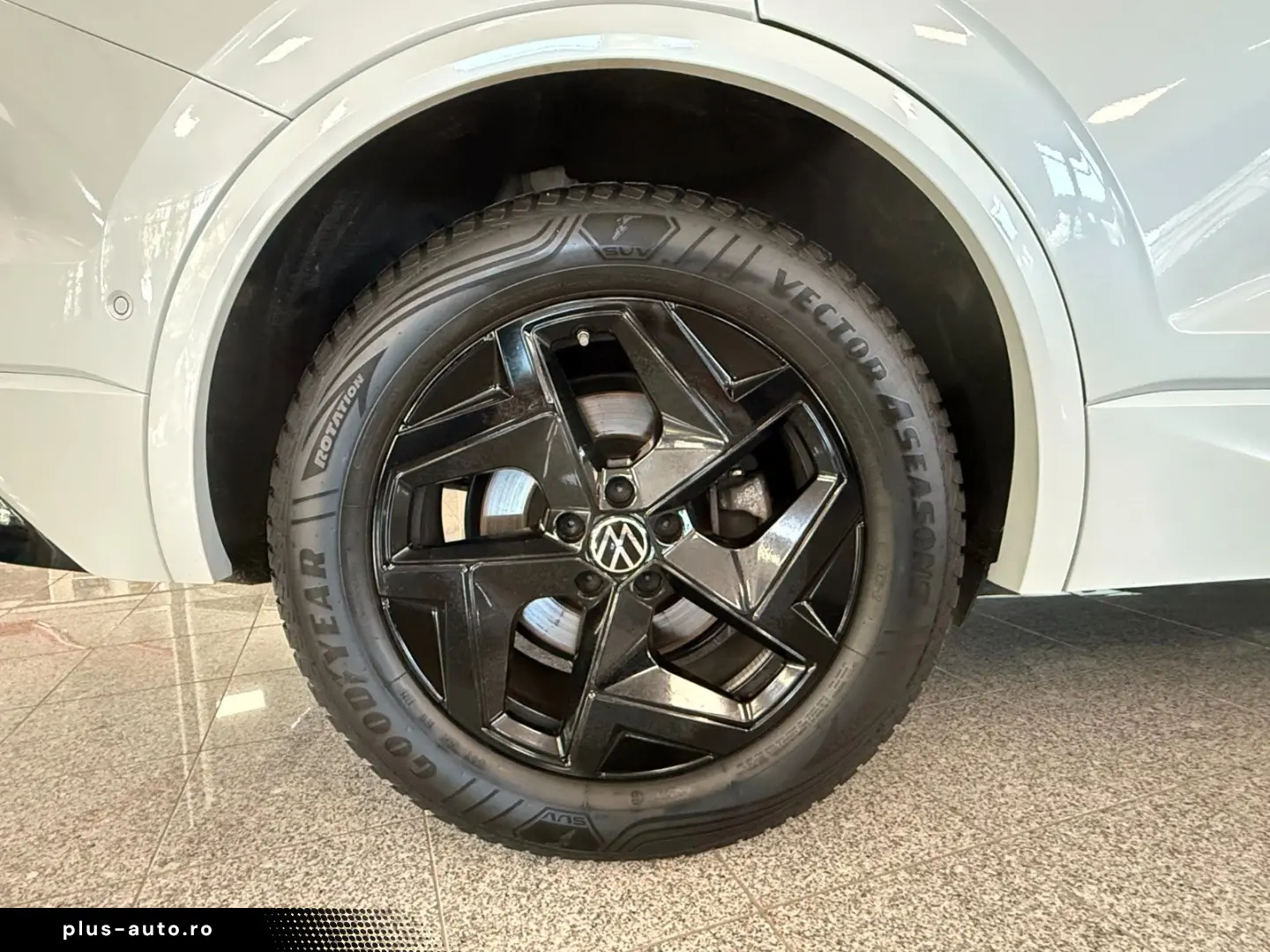 VW TOUAREG 3.0 V6 TDI R-LINE PANO MATRIX 19